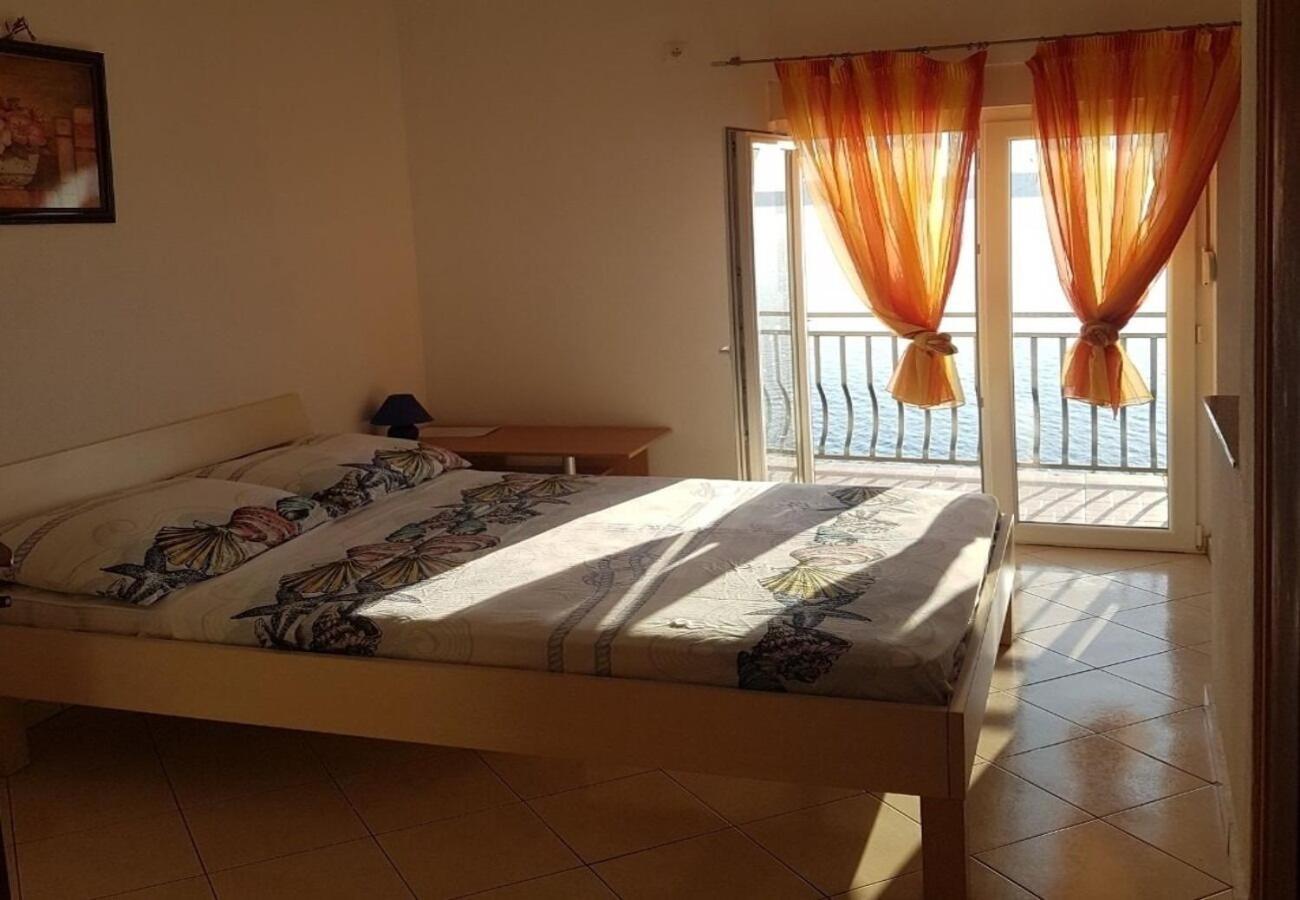 Apartments Domagoj - On The Beach Lukovo Šugarje Екстериор снимка