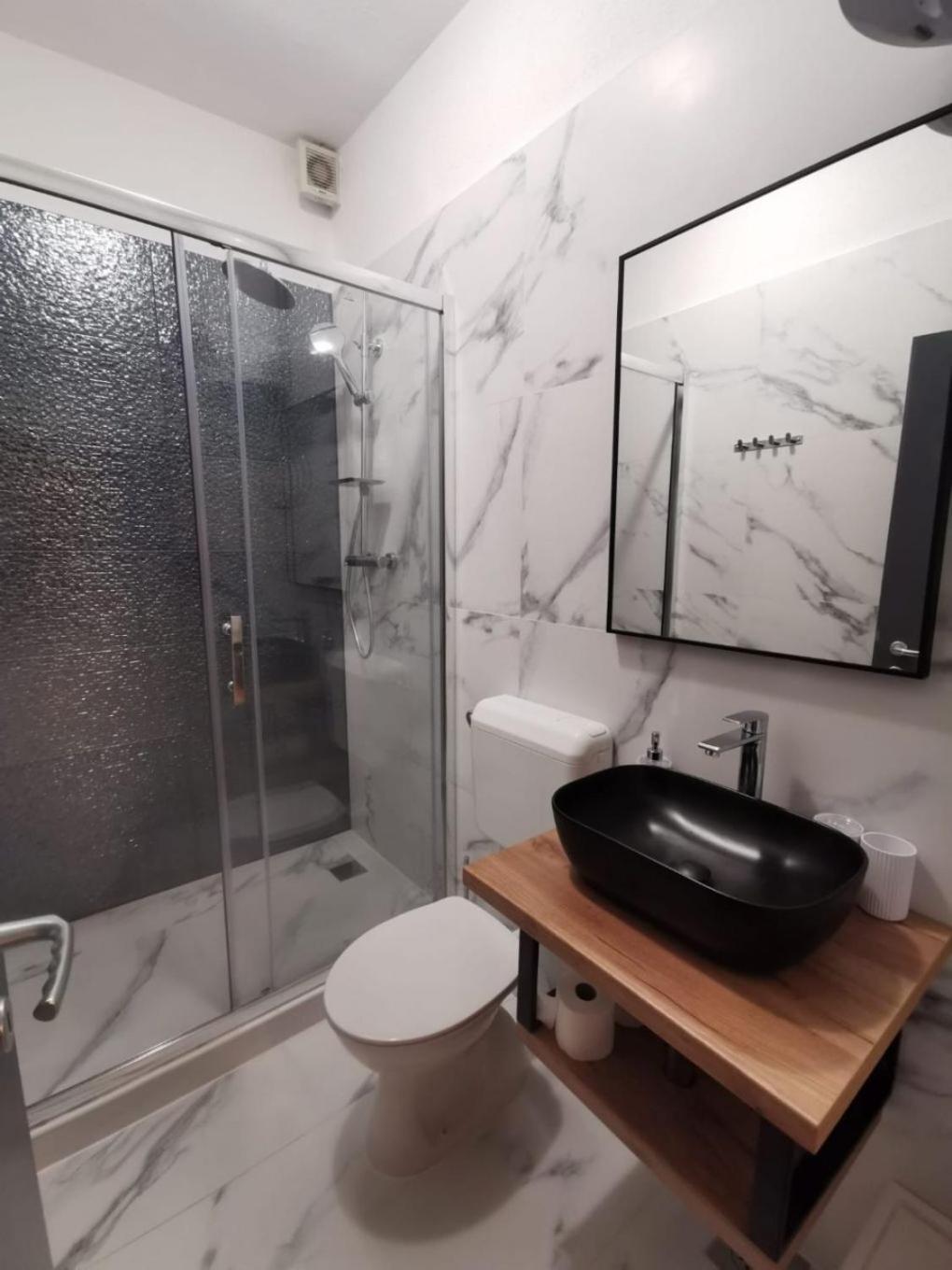 Apartments Domagoj - On The Beach Lukovo Šugarje Екстериор снимка