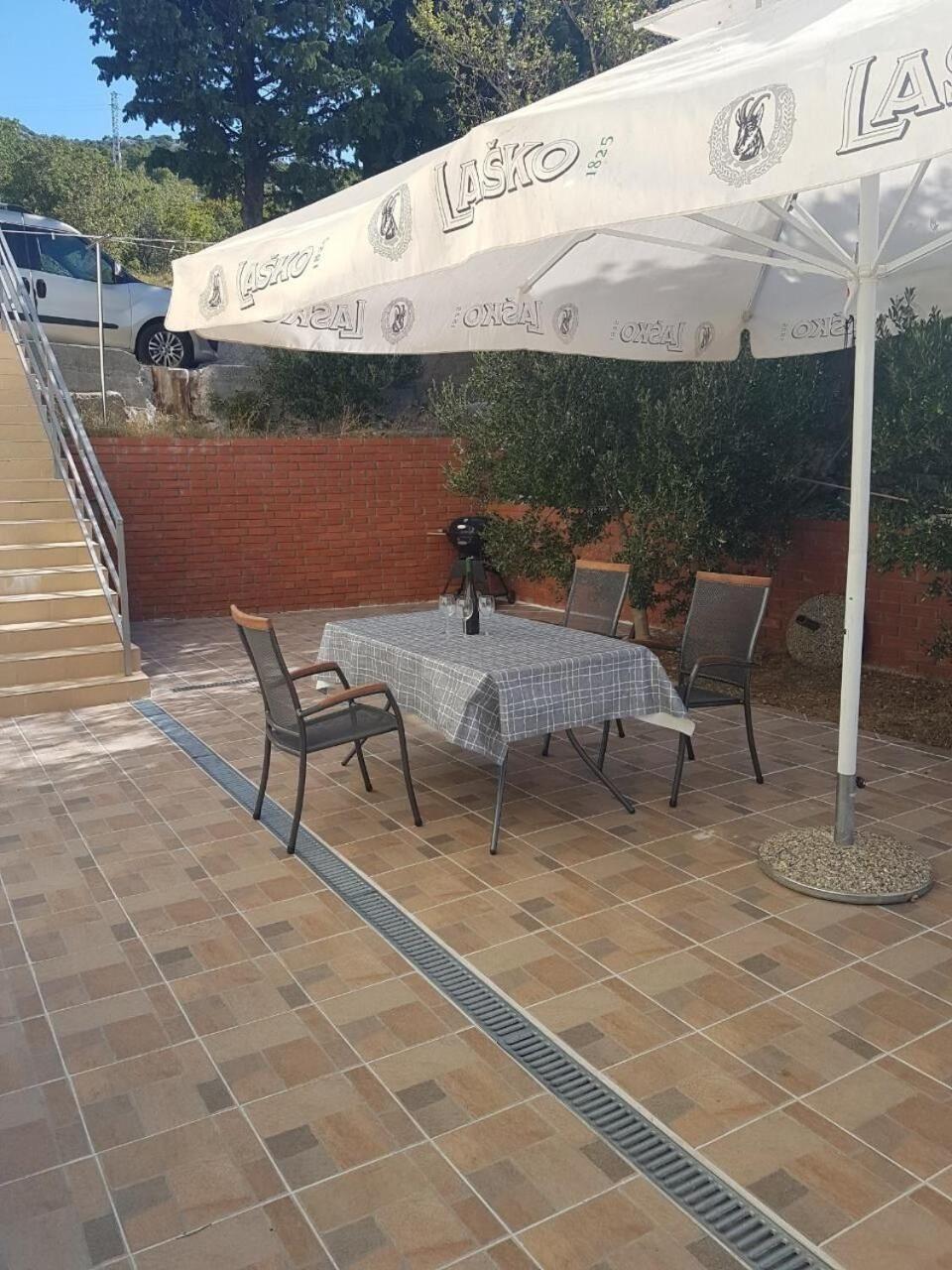 Apartments Domagoj - On The Beach Lukovo Šugarje Екстериор снимка